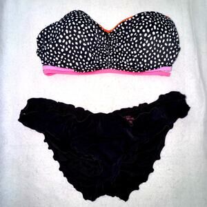 Victoria’s Secret 2 pc Bikini Bathing Suit Large Ruffle Cheeky Bottom - 34D Top